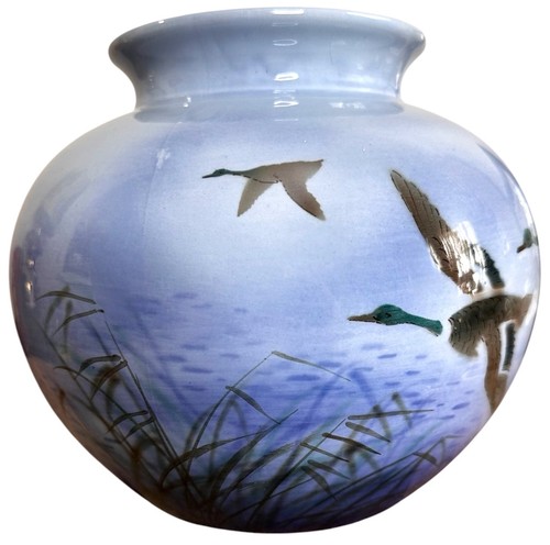 Misty morn vase falcon - morn,